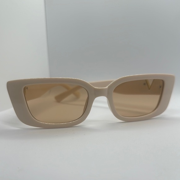 Chic Oversized Square Sunglasses - Creamy White Frame - UV Protection - New! main image 12